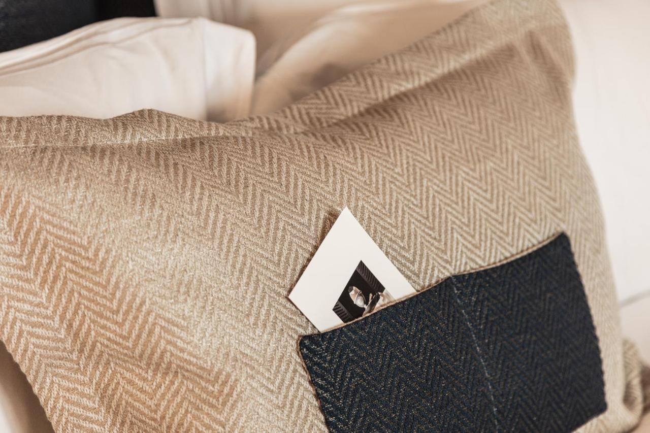 Hotel 717 Амстердам Екстериор снимка A business card in a pocket