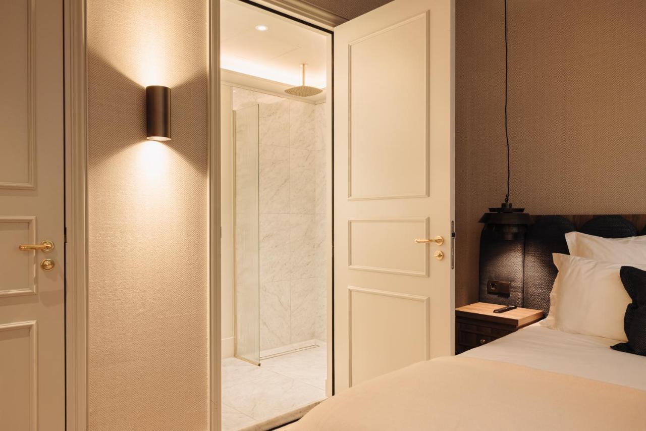Hotel 717 Амстердам Екстериор снимка A wall-mounted light