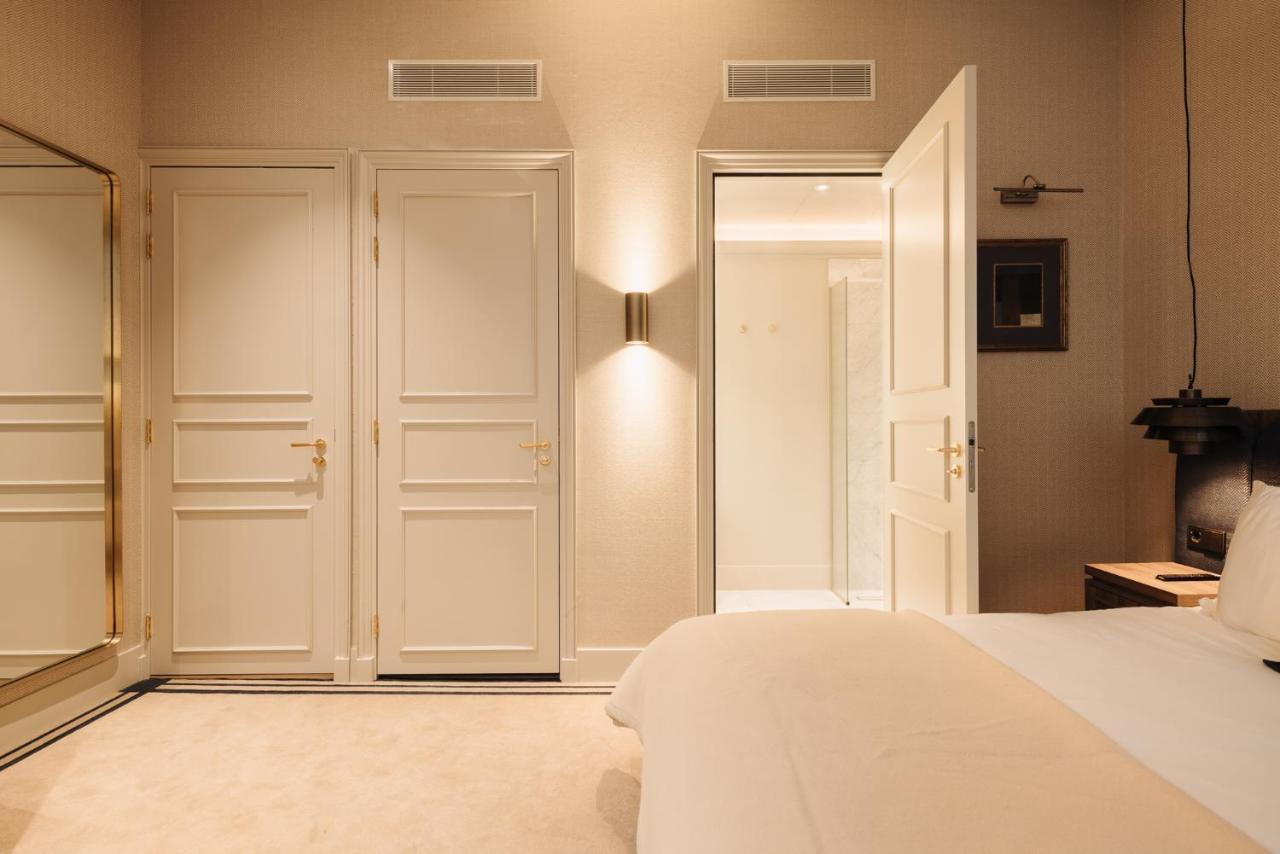 Hotel 717 Амстердам Екстериор снимка A room at the hotel