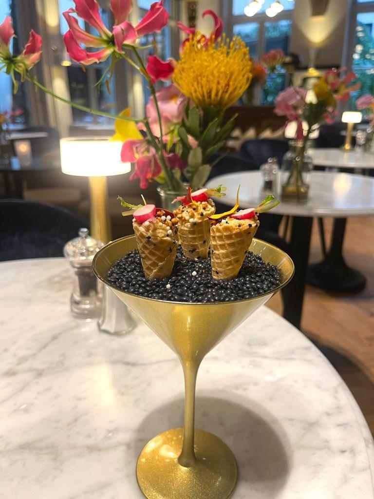 Hotel 717 Амстердам Екстериор снимка Caviar and ice cream